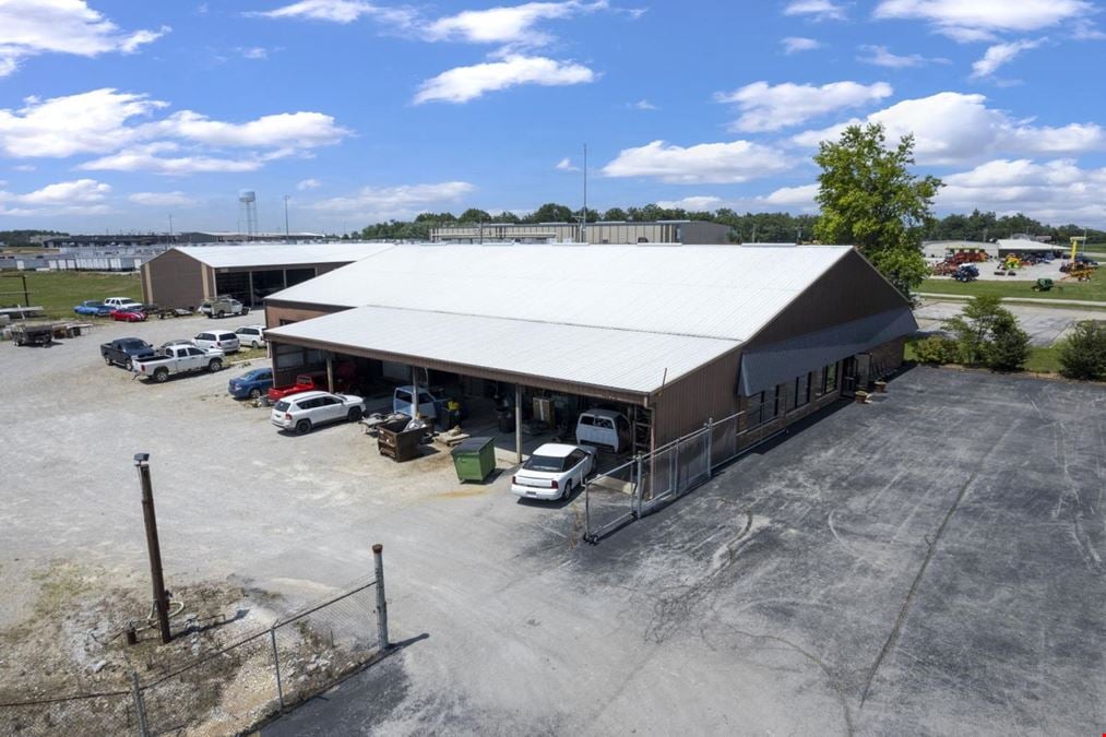 1004 N Main St
