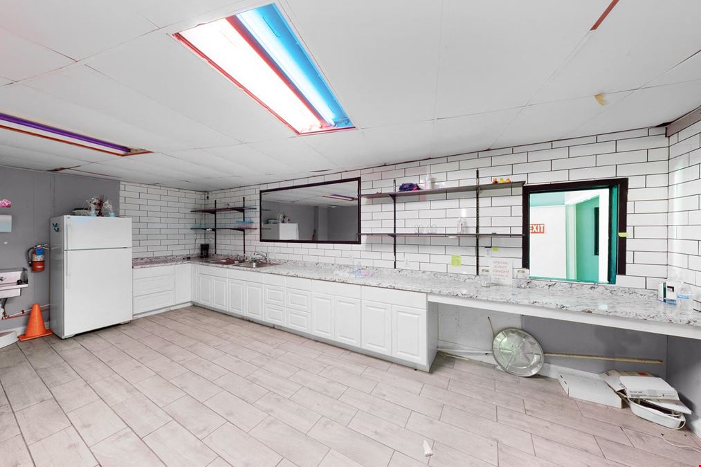 Flex Space for Lease in Ennis