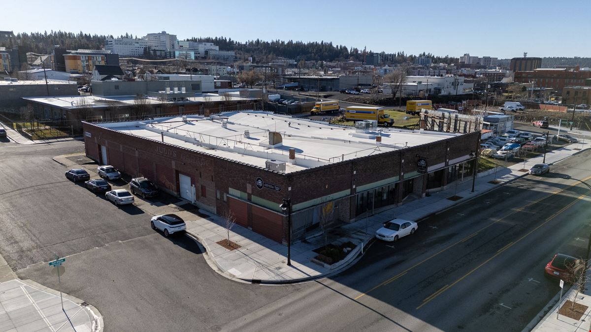 U-District Showroom and Warehouse