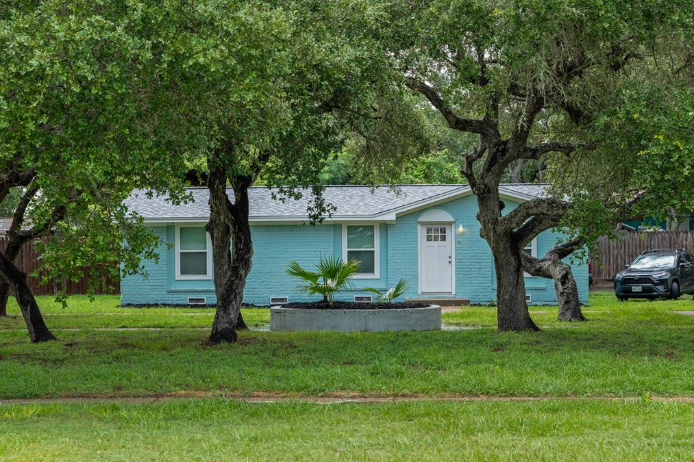 Live Oak Cottages