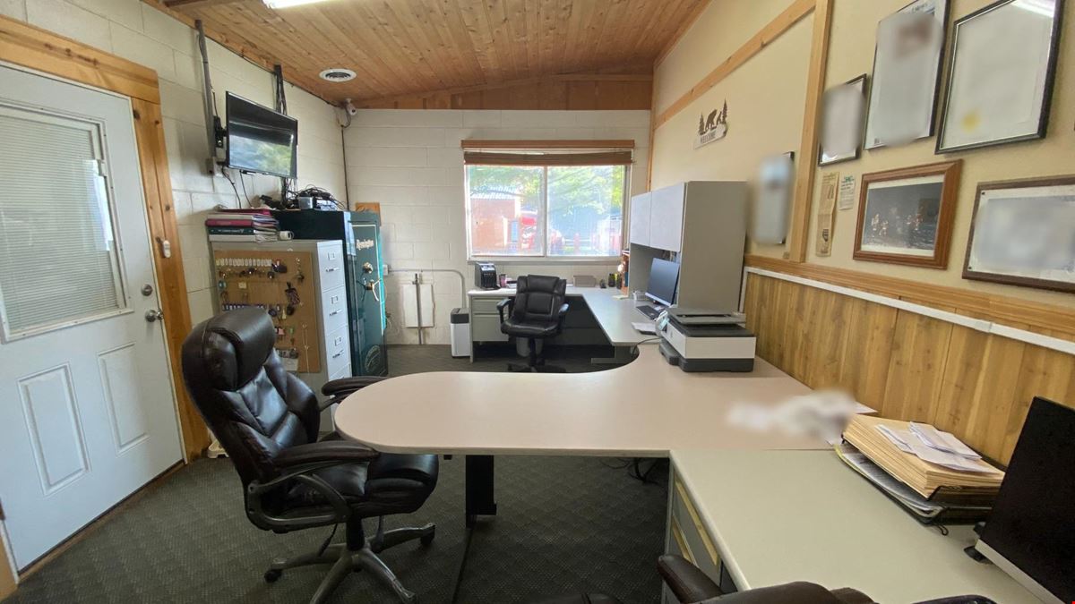 Camper's Cove RV Park & Canoe Livery 