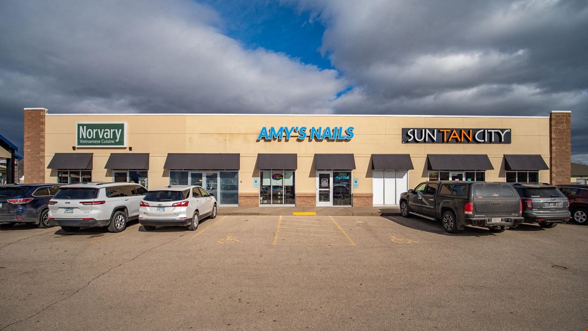 1035 Frontenac Dr - Winona Retail Center For Sale