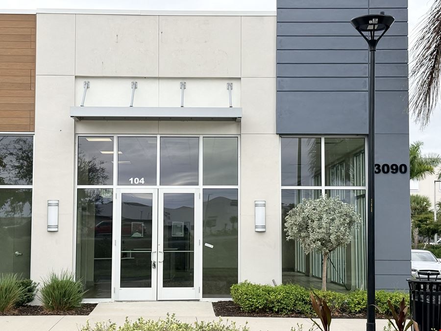 Prime Retail Space In Fruitville Commons