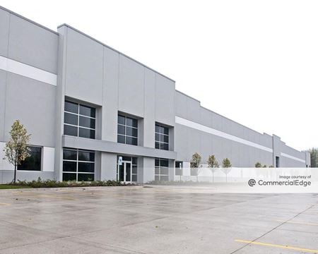 Preview of Industrial space for Rent at 901-939 E Park Avenue