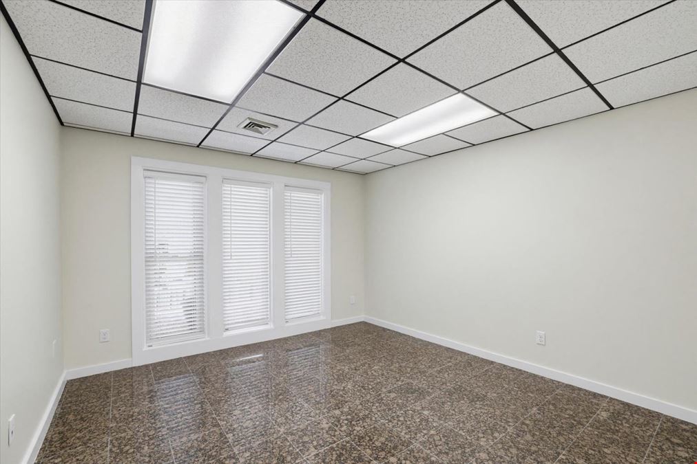 Office Bldg in Alexus Estates