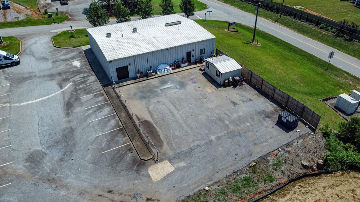 3,200 SQ FT Flex Space Near HWY 76- I-85- Pendleton