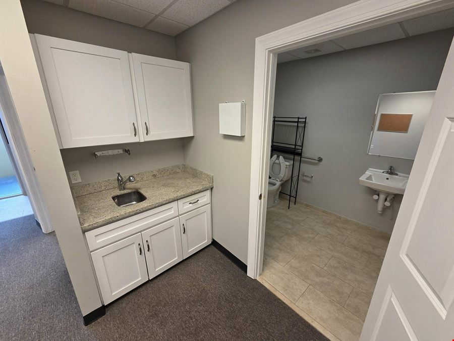 Contractor's Business Park: 1800sf Flex Condo for Sale