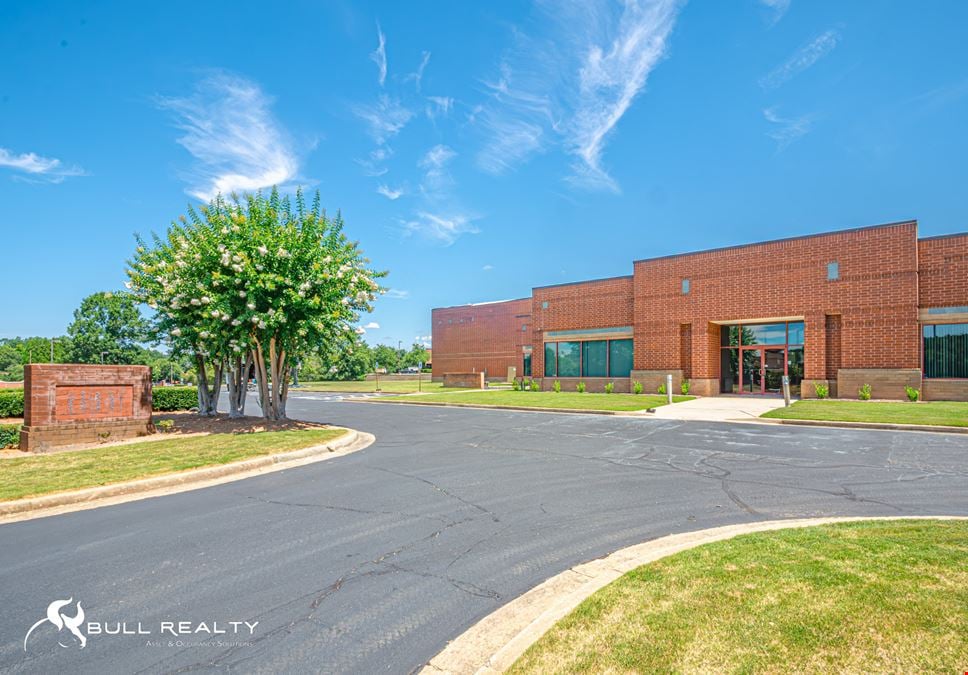 Duluth Office/Showroom Space | ±2,404 RSF - ±10,564 RSF