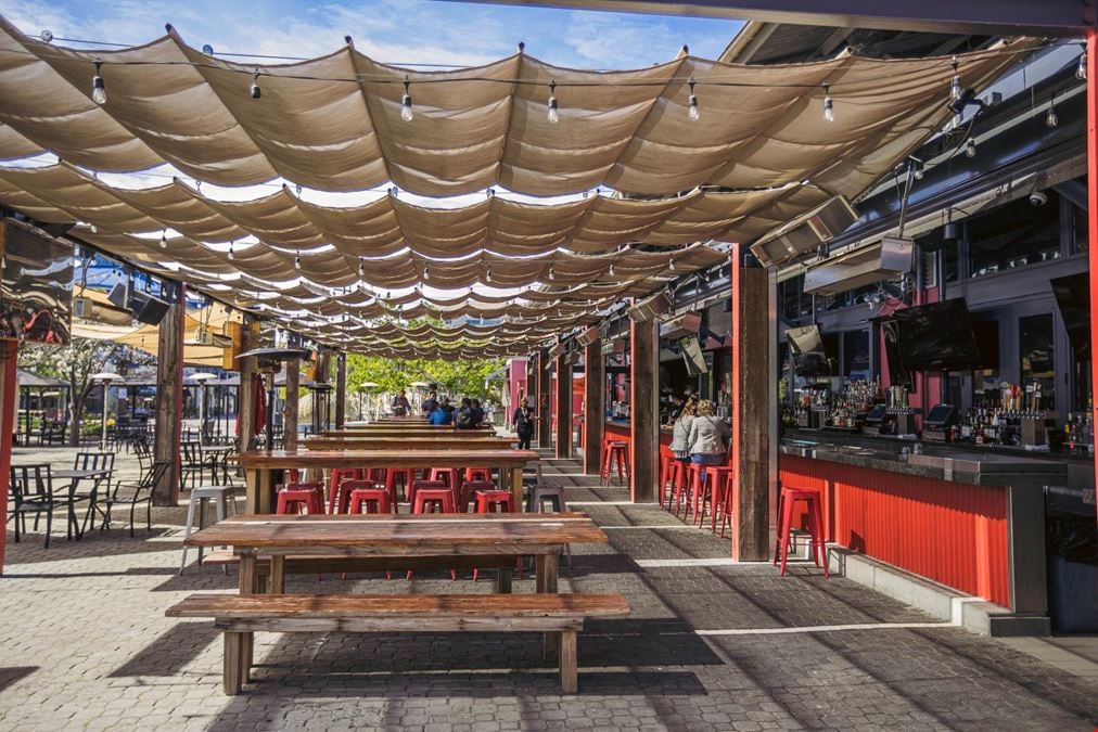 Jack London Square - 98 Broadway St