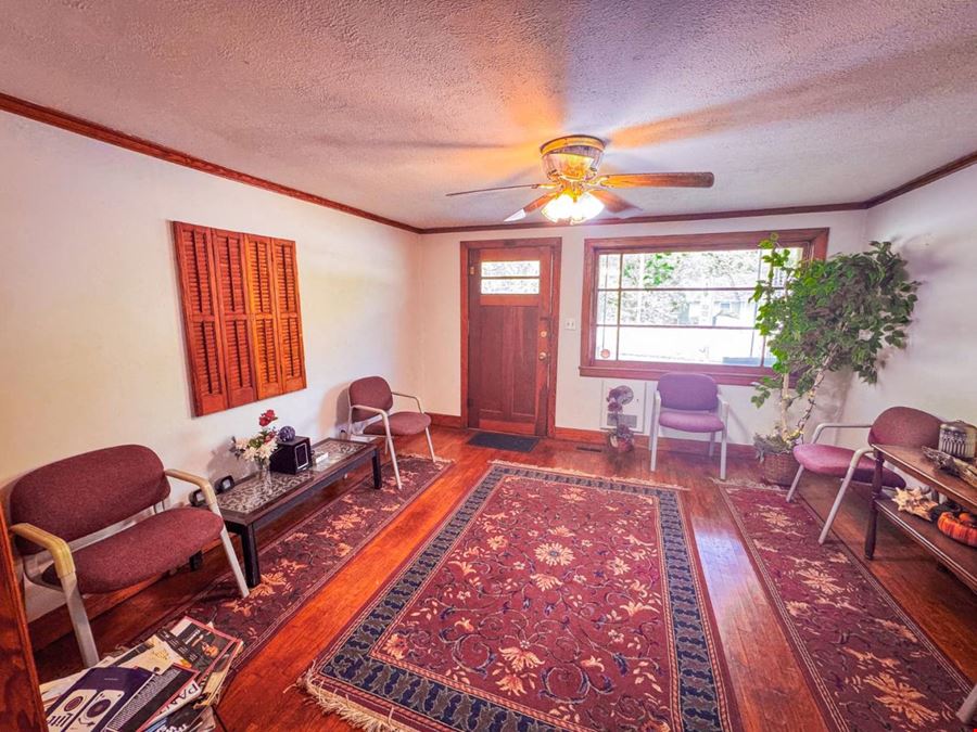 1117 E Wood St