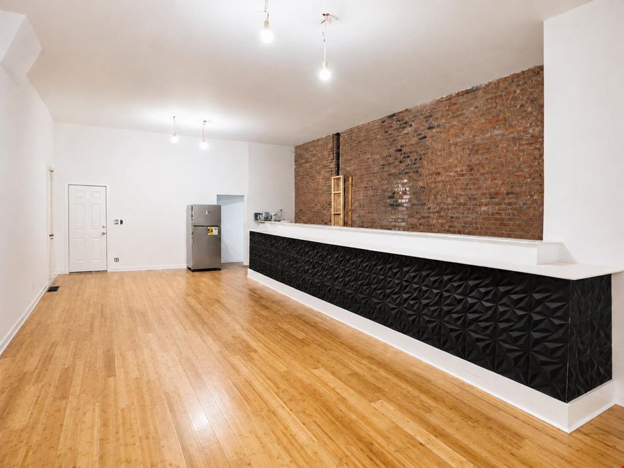 8714 S. Commercial Ave.