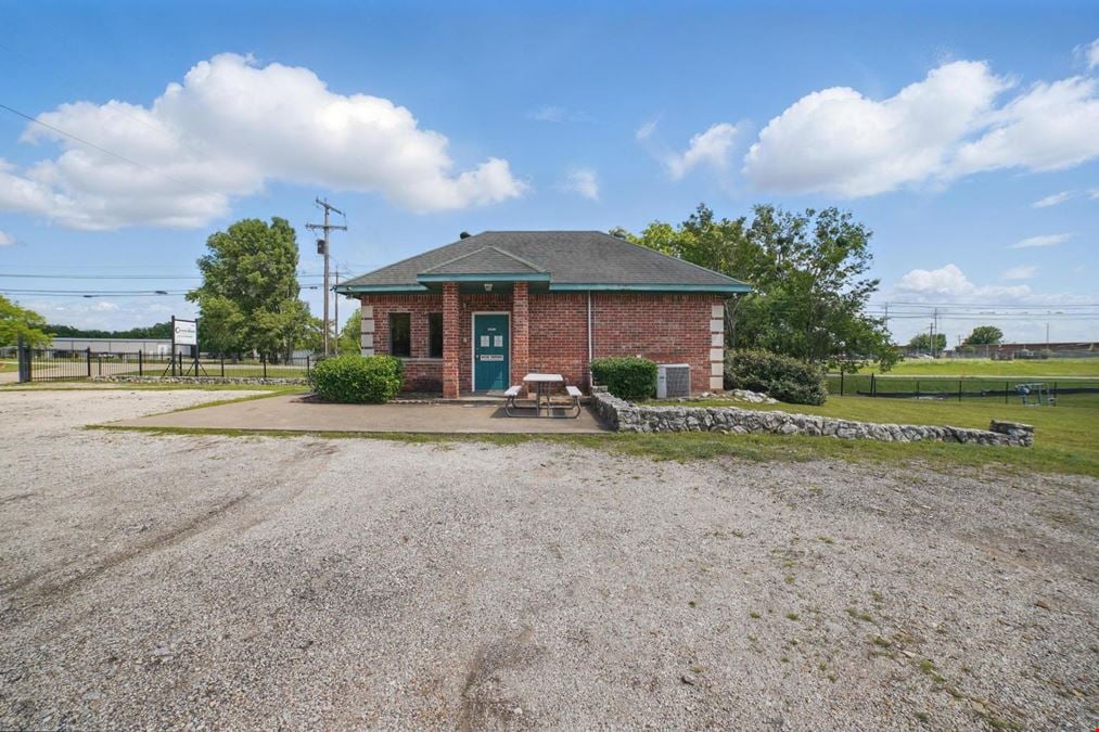 Office/Warehouse for Sale in Seagoville