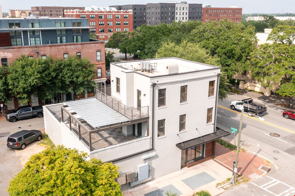 Downtown Multi-Level Bar, Restaurant, Events