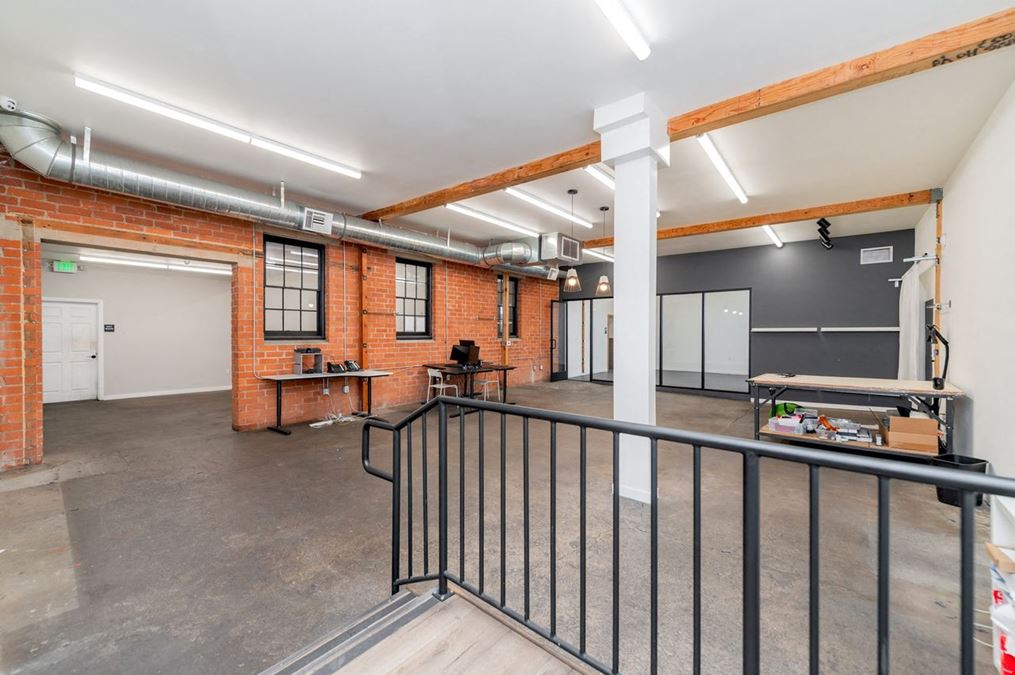 2049-2053 E 38th