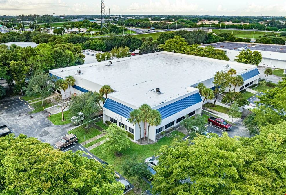 Warehouse with Office in Turnpike Industrial Park