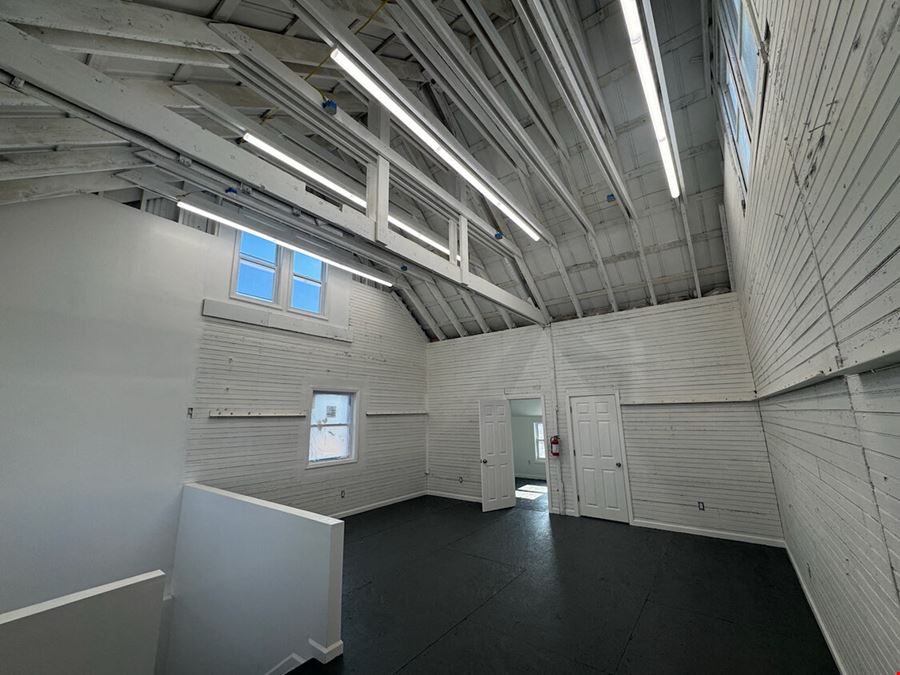 Flex Warehouse/Storage/Retail space Available in Berlin, NJ!