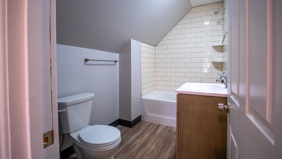 Newly Updated Home Near Downtown