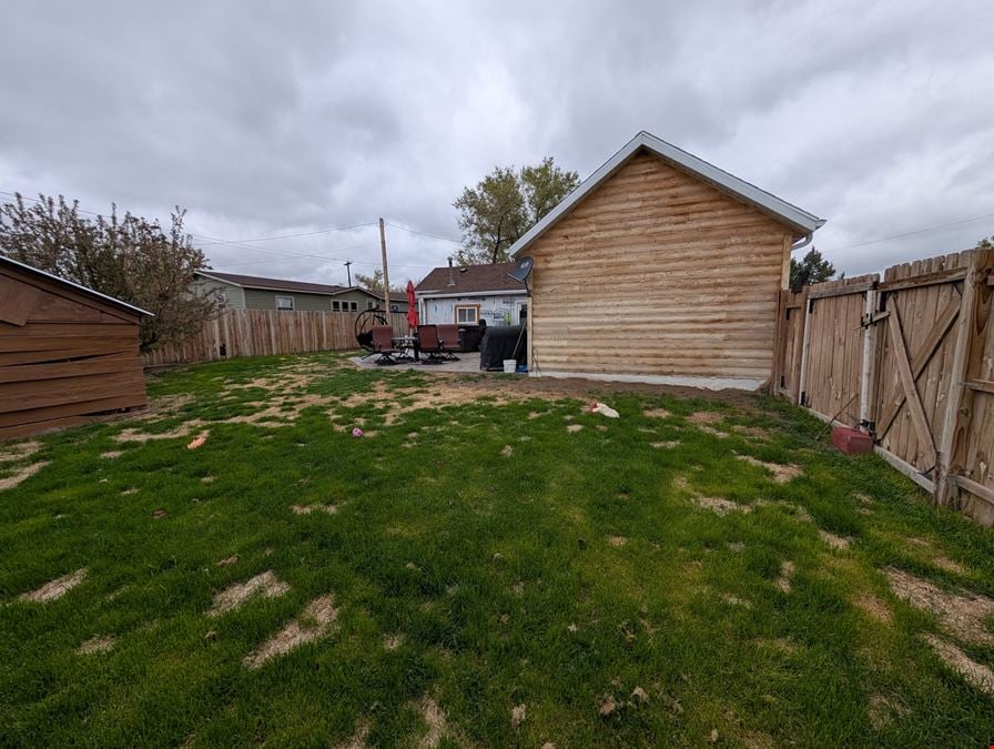 327 2nd Ave W