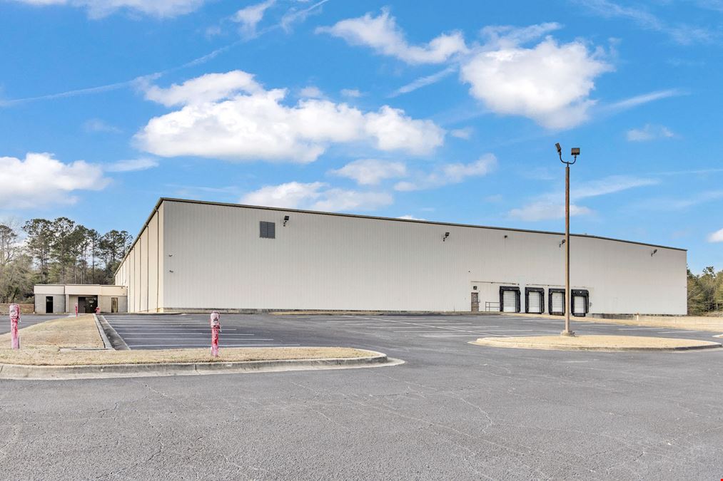 71,913 SF Industrial For Lease | 29' Clear Heights | 4 Docks