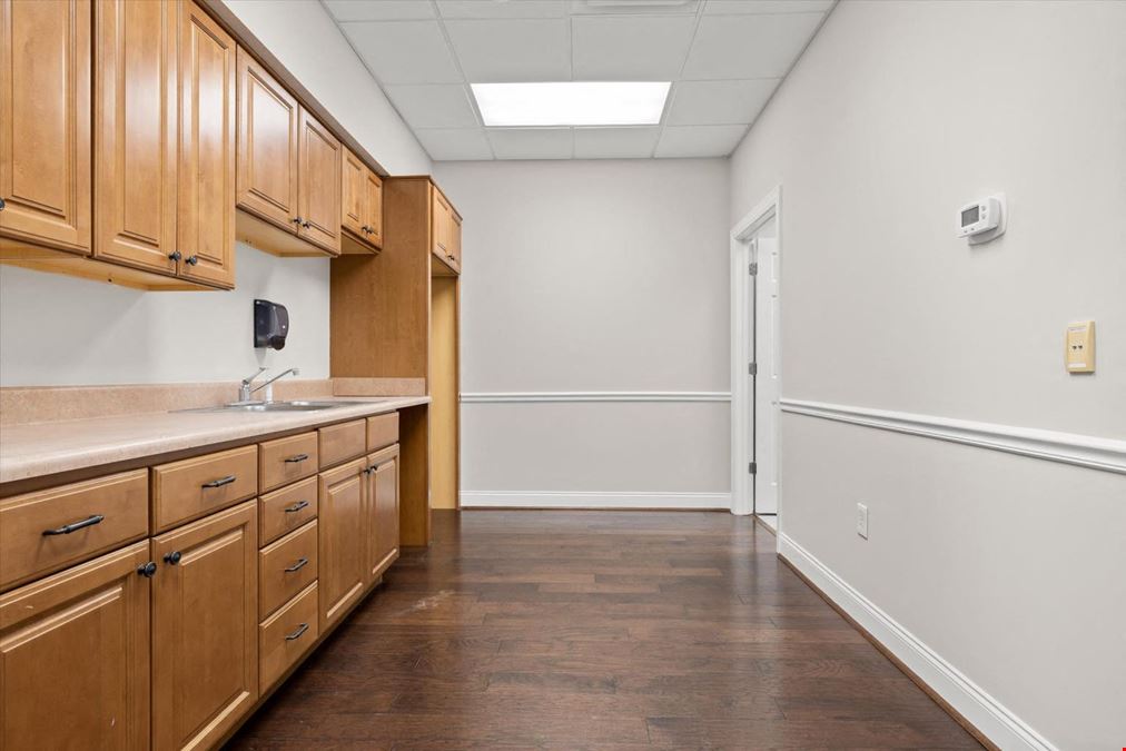 East Brainerd Office Suite 7 Private Offices 