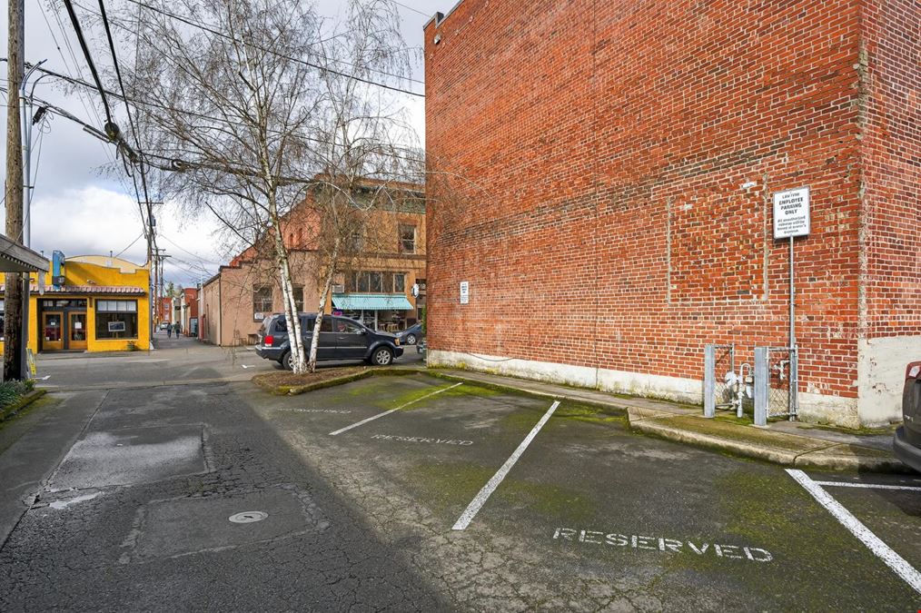 700 E 1st Street