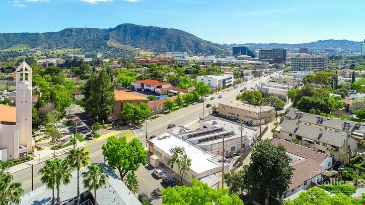 For Sale in Burbank: 11,521 SF Industrial Building