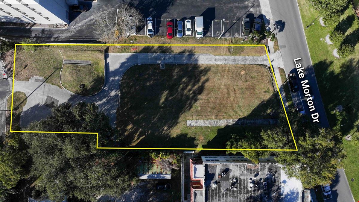 Stunning Downtown Lakefront Commercial Lot