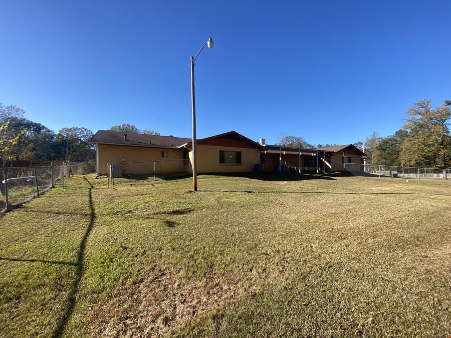 120 Head Start Ln - Former Daycare/School