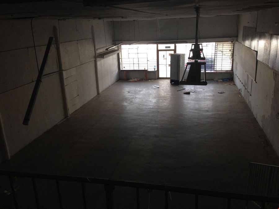 Nice Downtown Retail/Office Space For Lease