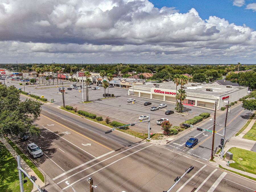 5007 & 6001 N 10th St-Town & Country Shopping Center