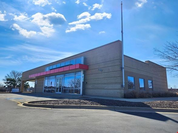 Preview of Retail space for Rent at 899 N Randall Rd