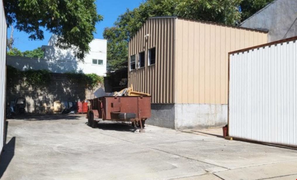 2,000-4500 sq ft available |Warehouse 5 minutes from Downtown Austin for Rent - #1755