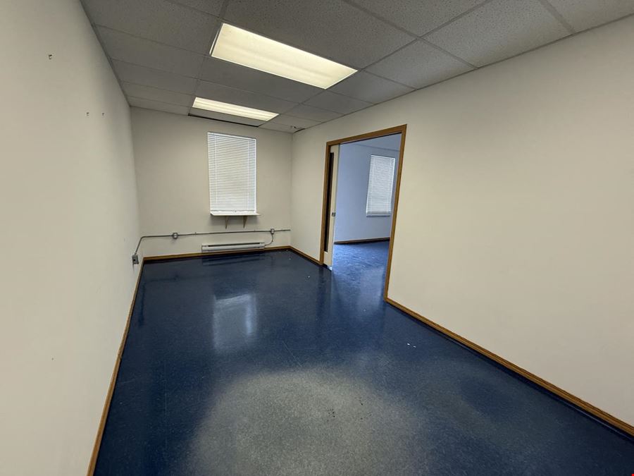 7459 Edgar Industrial Bend - Unit 7