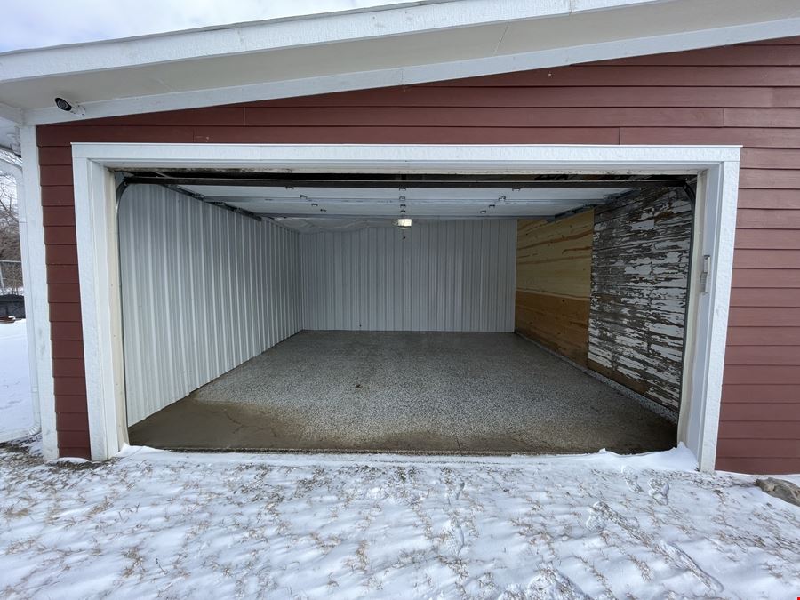 195 E Hamburg St