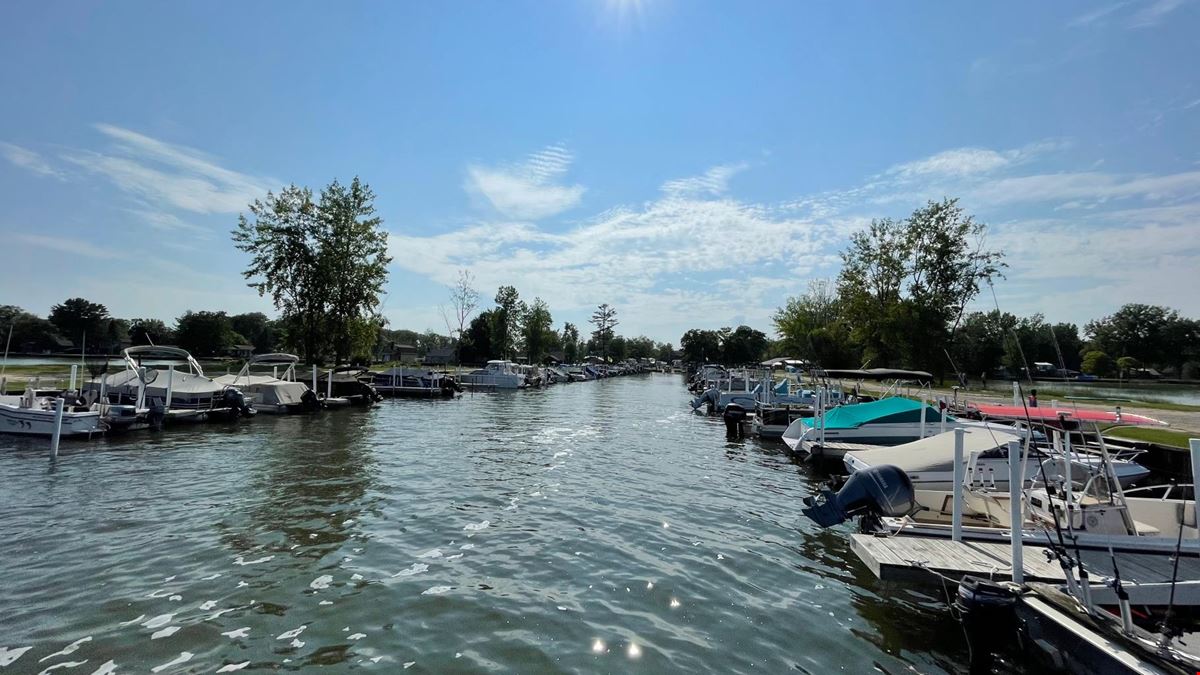 Pointe Au Gres Marina & Campground 