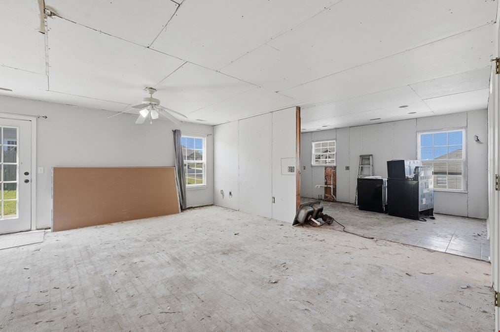 3403 SW Deerfield Blvd