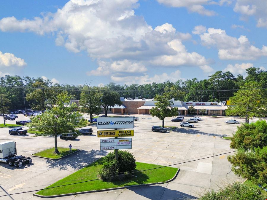 Country Club Plaza: Highly Visible Retail Center at I-12 / I-59 Interchange