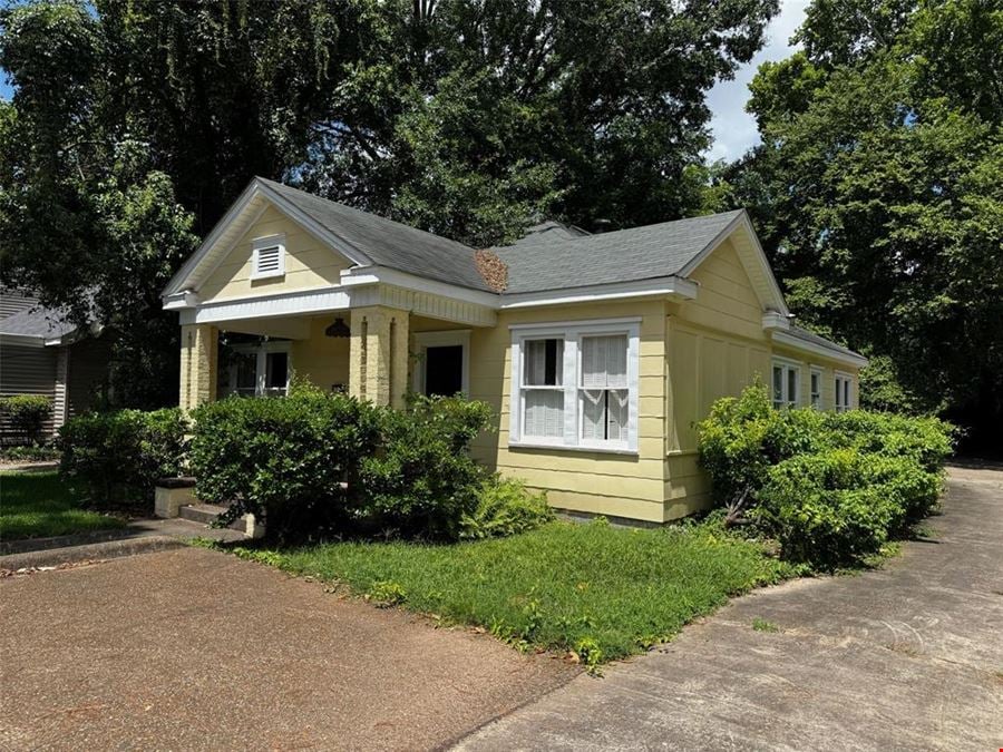 302 Albany Ave
