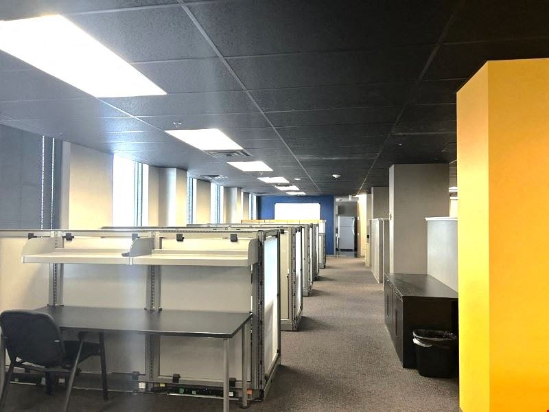 20 E 5th St - Thompson Building - Office