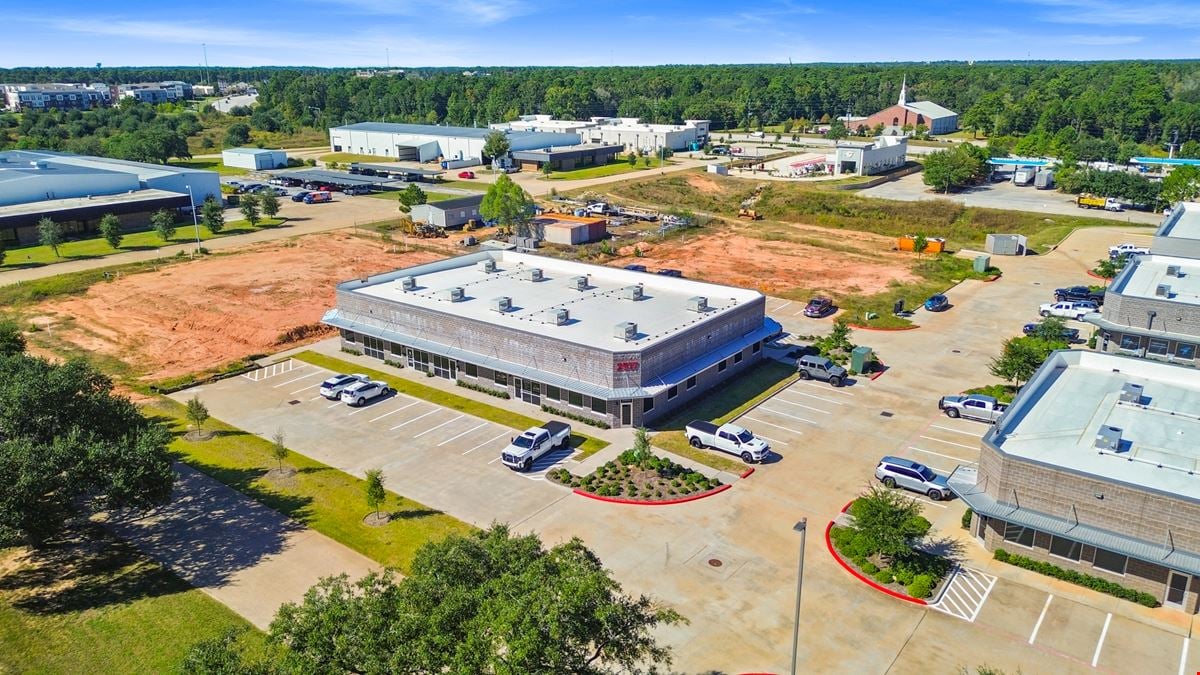 Premier Office/Warehouse Building for Sale | 2517 N. Frazier St., Conroe – High-Visibility Corner in Business Corridor