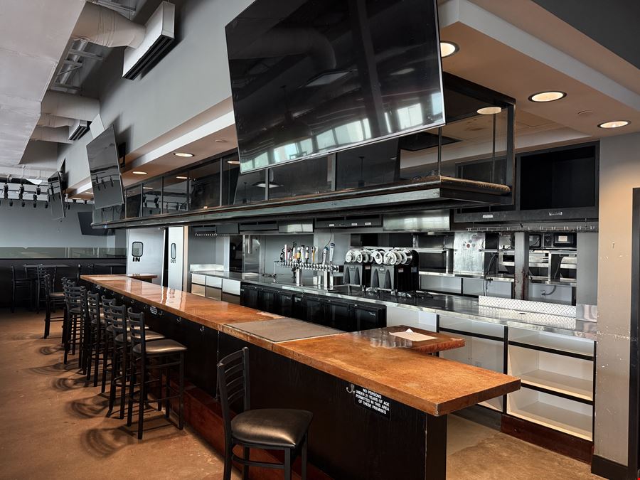 201 E 2nd St - Mixed Use