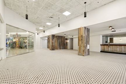 French Quarter Ground Floor 2nd Gen Restaurant Opportunity
