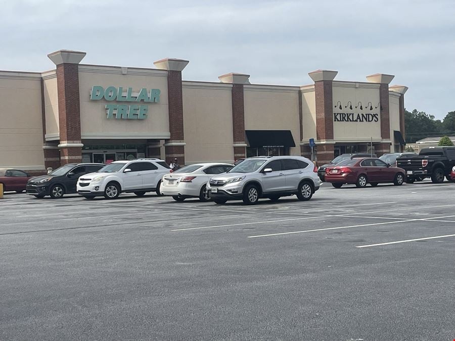 Golden Isles Plaza