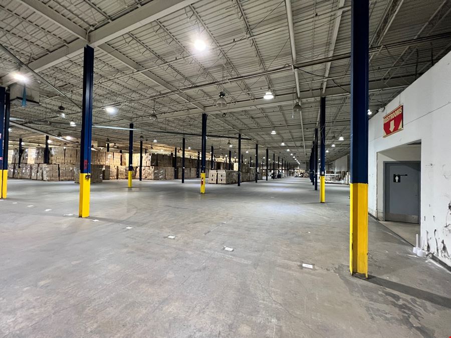 121,600 SF Warehouse Space