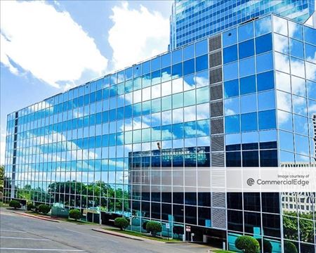 Preview of commercial space at 3200 Southwest Fwy