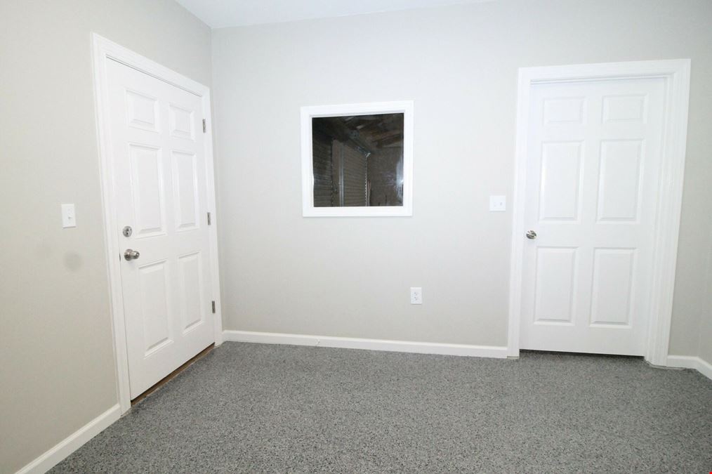 114 W Myers Blvd