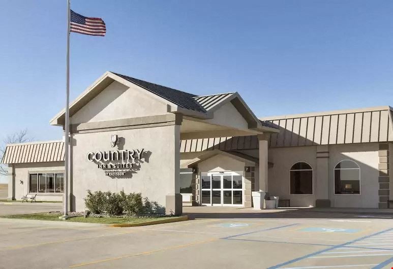 Country Inn & Suites