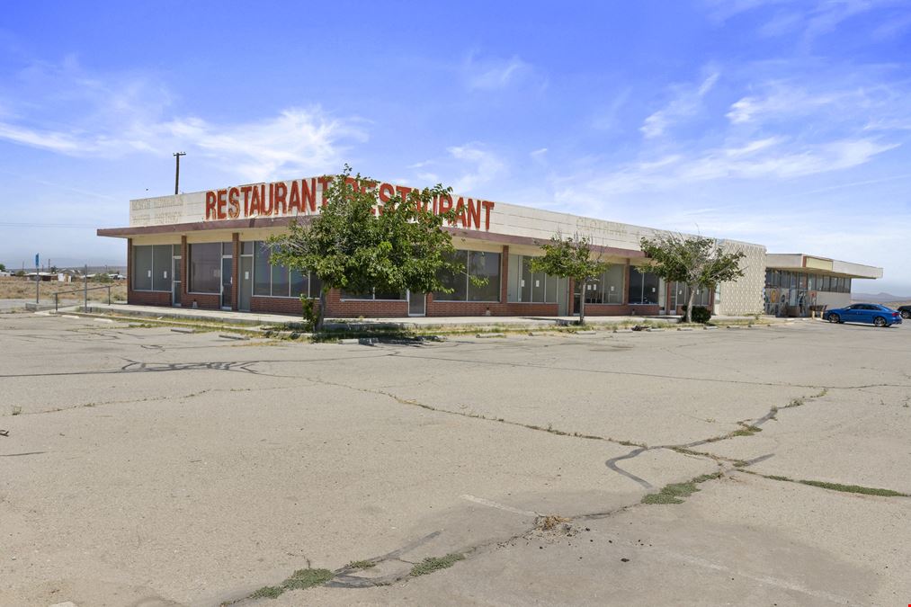 Prime Neighborhood Shopping Center Space in North Edwards, CA