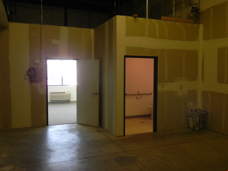 1,600 SF office/warehouse condo for sale/lease
