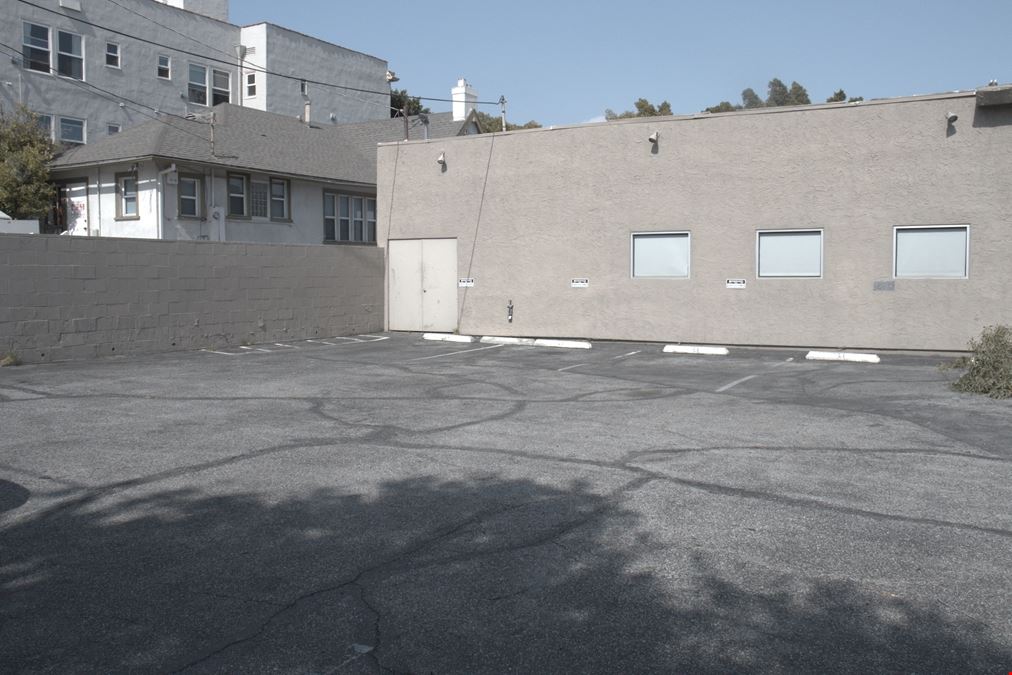 5301 Rosewood Ave & Larchmont Blvd